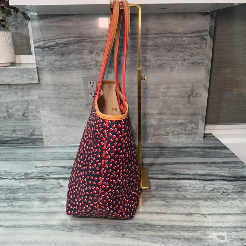 Tory Burch Kerrington Hearts Amore‎ Tote